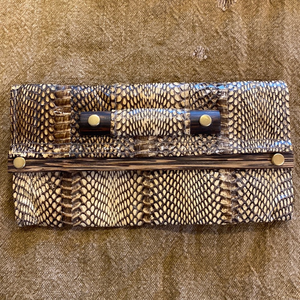 R&Y Augusti clutch wallet snakeskin